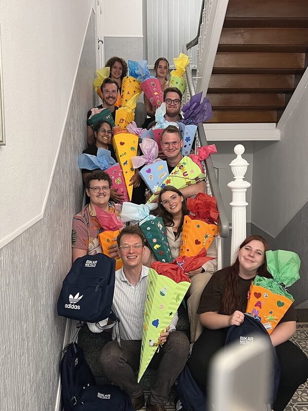 Rotaract Siegen: Team mit den fertigen Schultüten